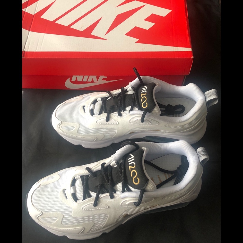 (Sold)Nike Air Max - Picture 2 of 11